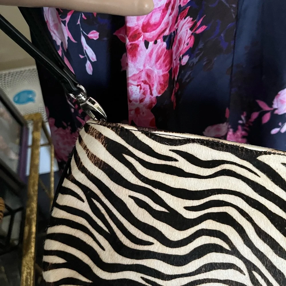 🛍️5 for$25 SALES White‎ House Black Market Clutch - Picture 4 of 12